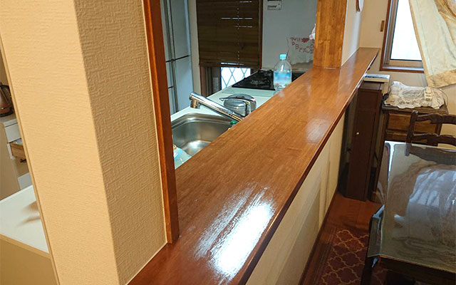 カウンターテーブルの塗装